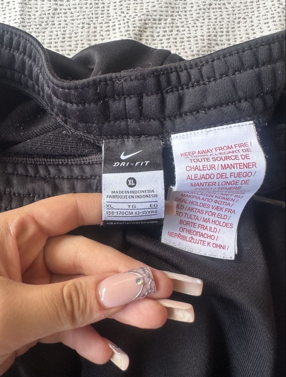 Nike Hosen: Nike Dri-Fit Sporthose – Gebraucht aus Rhäzüns von romina._gr 4