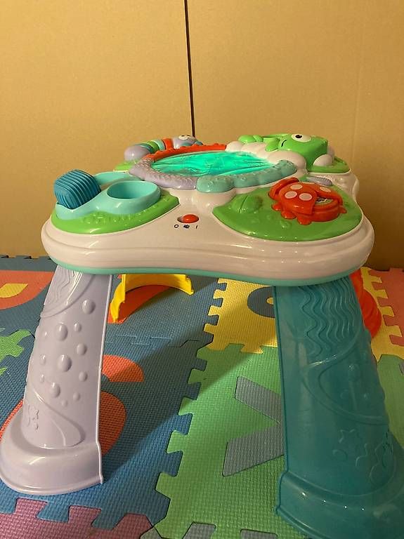 Giocattoli: Chicco Spieltisch – Usato da Möriken AG venduto da spending_spree86