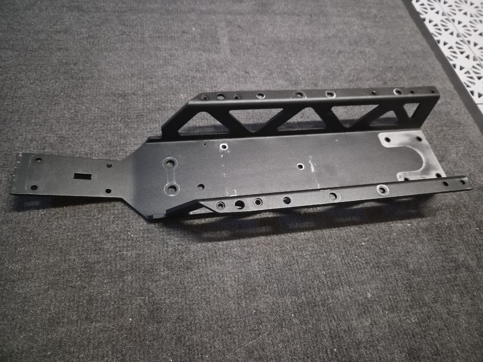 HPI RC Kits de montage: Hpi Baja 5b / 5sc Main Chassis (schwarz) – D'occasion à Herzogenbuchsee par Nitrocircus1512
