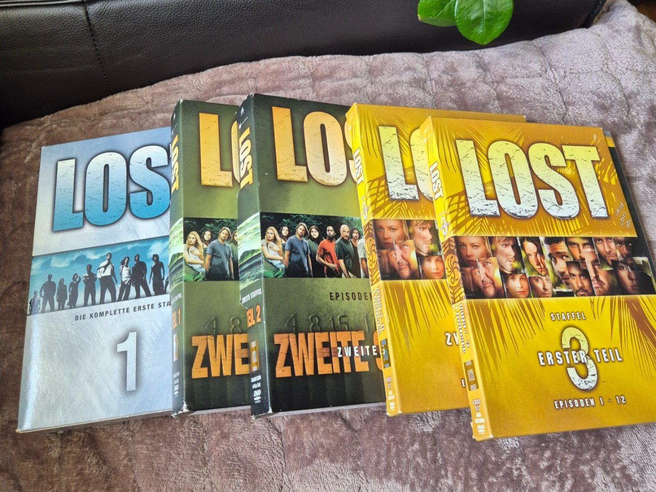 Tutti i DVDs: LOST DVD-Box, Staffel 1-3 – Usato da Zürich venduto da M0ZA 7