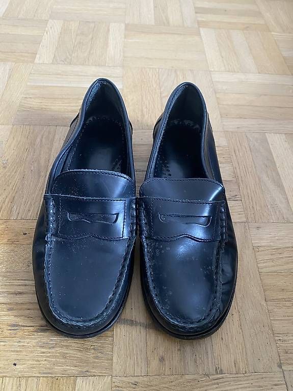 Damenschuhe: Schwarze Penny Loafer – Gebraucht aus Laufen von Looc_ 1