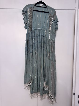 Grün Goldener Kimono mit Details