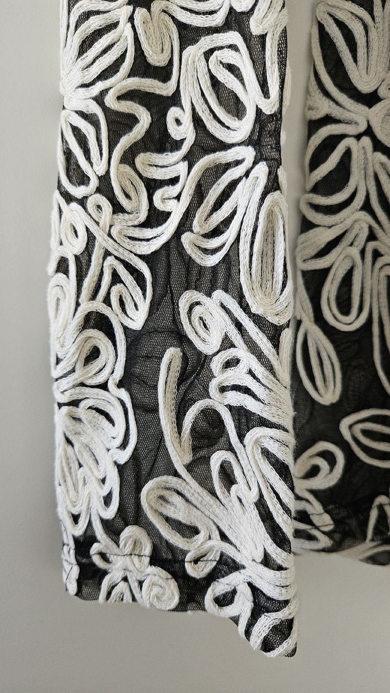 Camicette: Aussergewöhnliche Bluse mit 3D-Effekt – Nuovo (secondo la descrizione) da Hettlingen venduto da Leaena279 3
