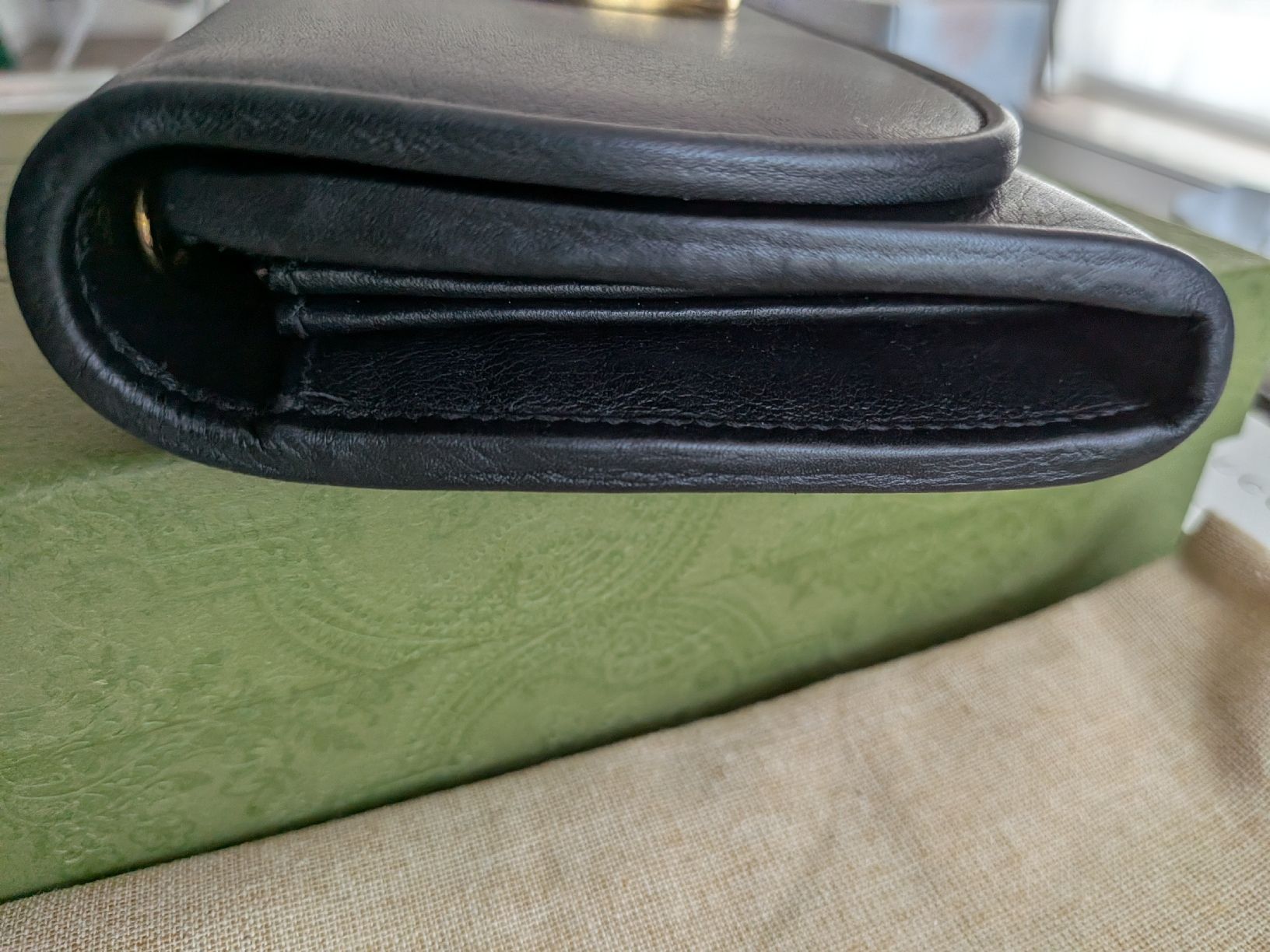 Gucci Portamonete: Gucci Blondie Leather Wallet on Chain – Nuovo (secondo la descrizione) da Morges venduto da dhi_y2qk 5