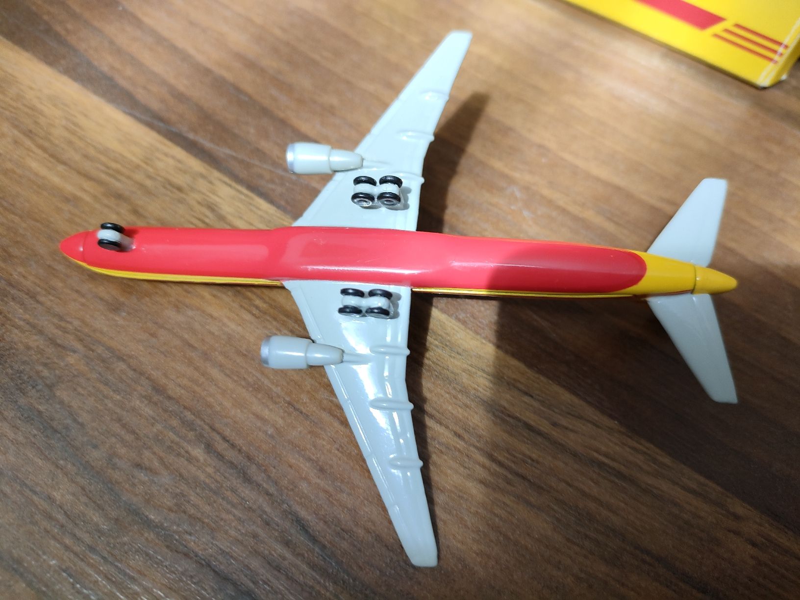 Modellbausätze & Standmodelle: DHL Boeing 757 Grösse 1:400 – Neu und originalverpackt aus Leuggelbach von Schreiner21 4