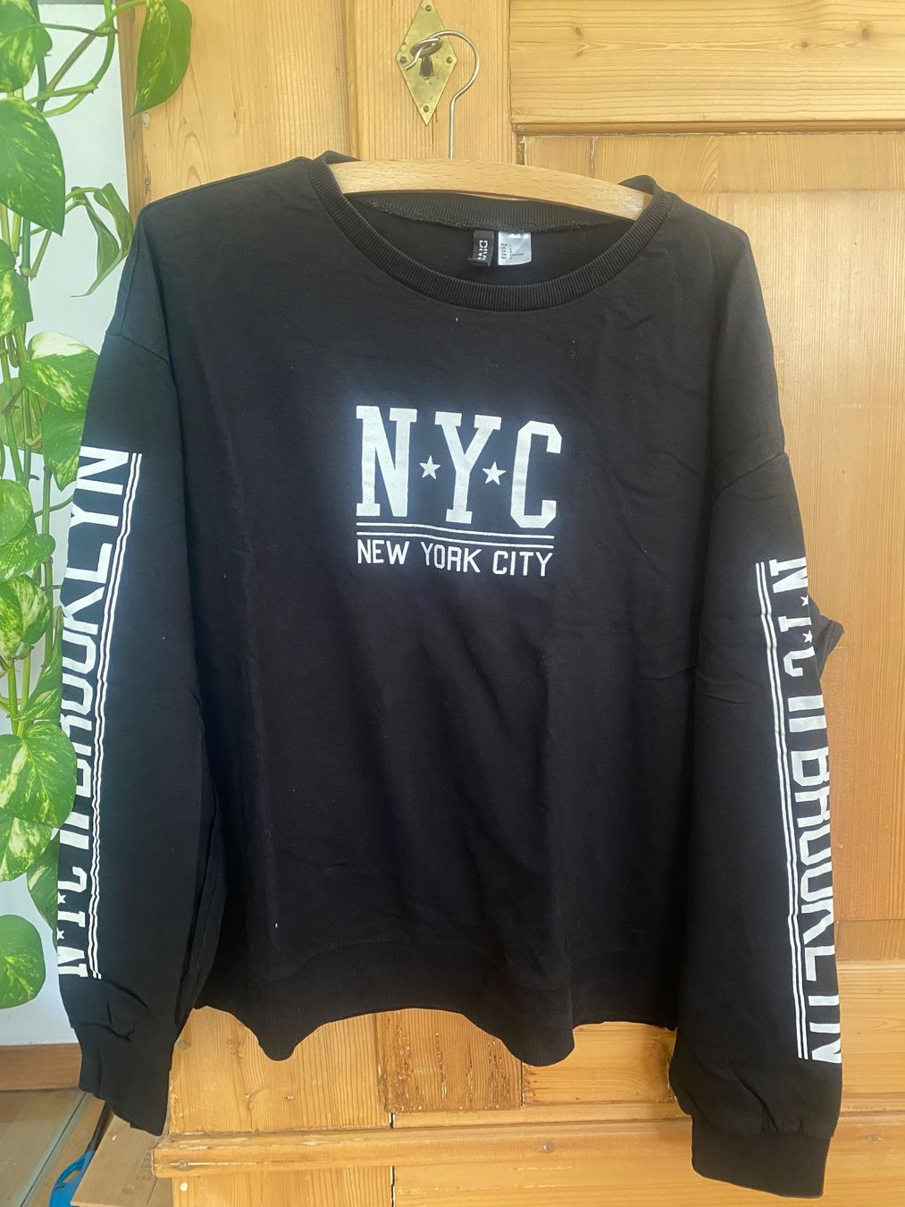 H&M Pullover & Sweatshirts: Pullover New York Grösse L – Gebraucht aus Riedholz von emm_22qn
