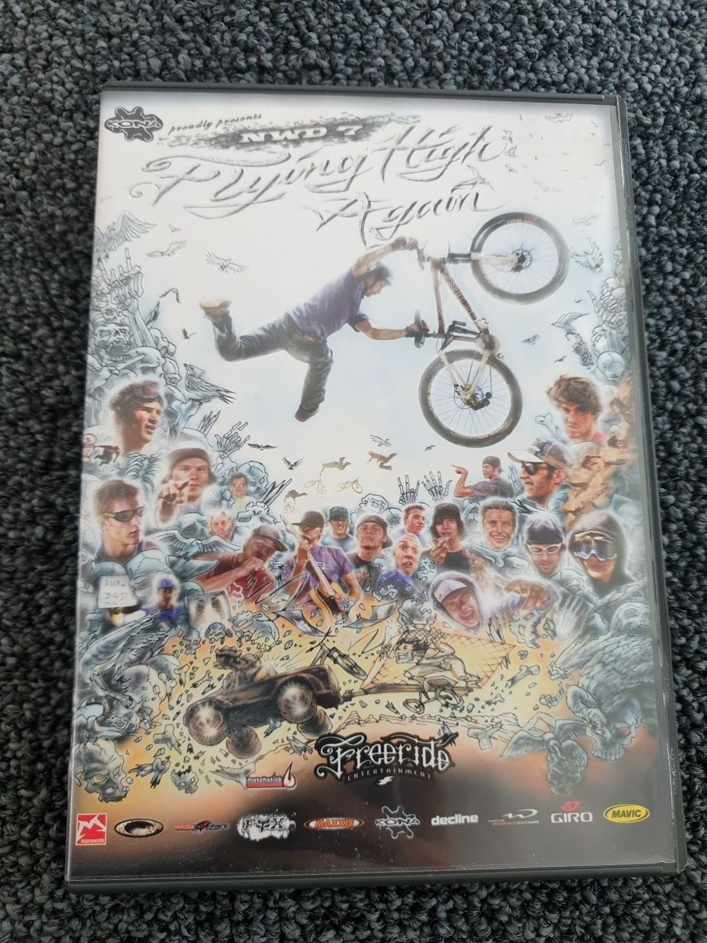Tutti i DVDs: NEW 7 FLYING HIGH AGAN(2303) – Usato da Ruswil venduto da M71