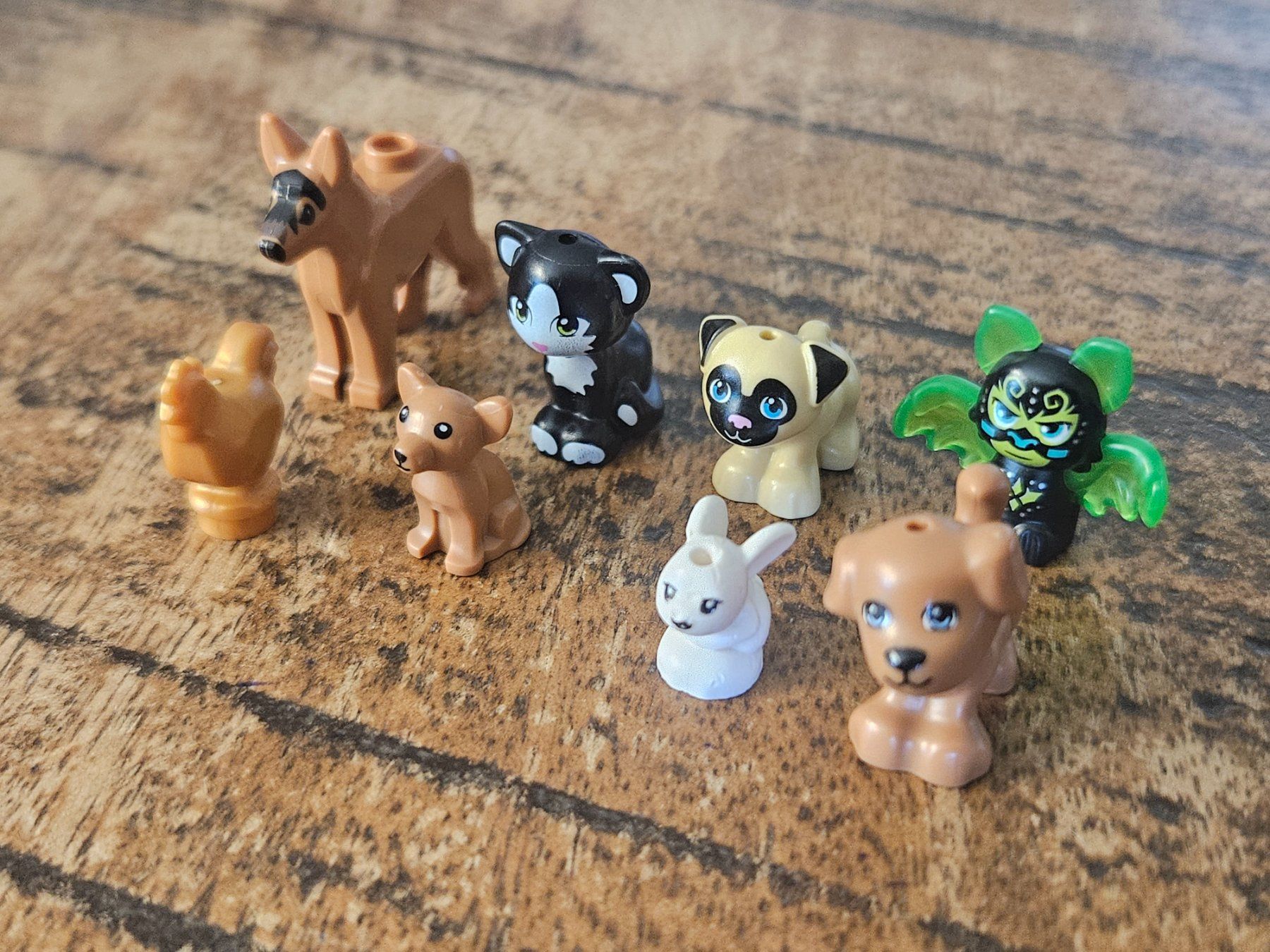 Lego Giocattoli: lego figurines lot de  8 animaux – Usato da Confignon venduto da Ecrofigs 2