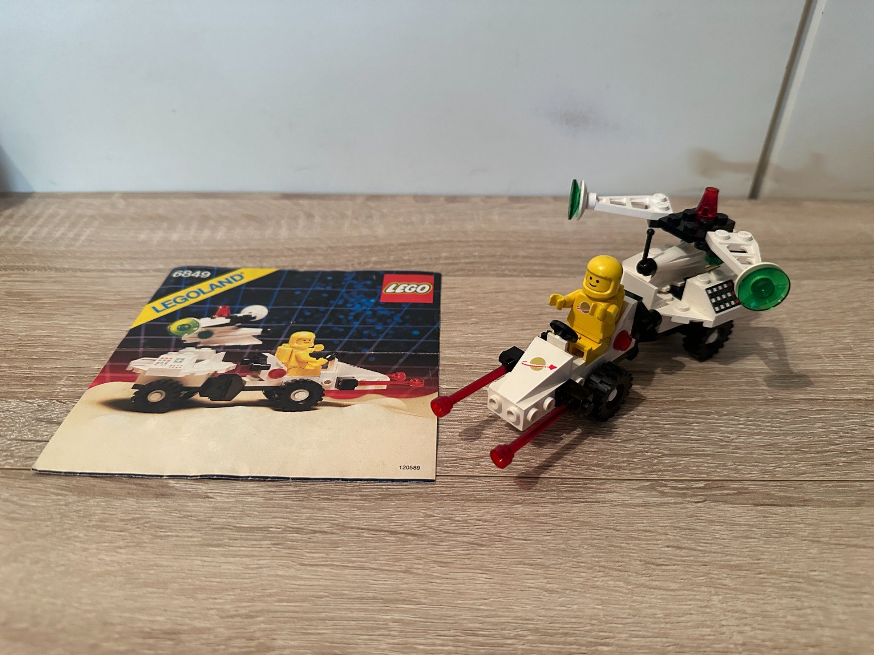 Legoland Kit di costruzioni: LEGO Space 6849 Satellite Patroller – Usato da Basel venduto da Don-Angel