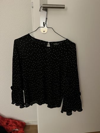 Topshop Bluse schwarz mit Pünktli, Rüschenärmel, Grösse 36