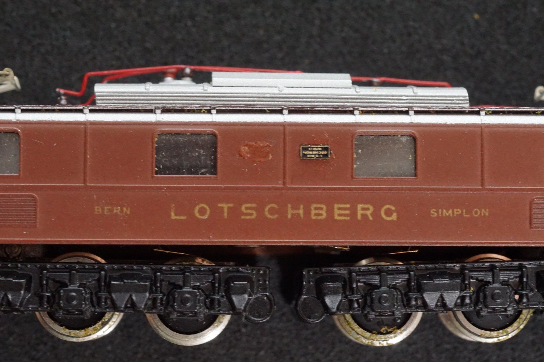 Metropolitan Modellini di ferrovie: Metropolitan Ae 6/8 BLS braun Nr. 204 – Usato da Gränichen venduto da iknow 5