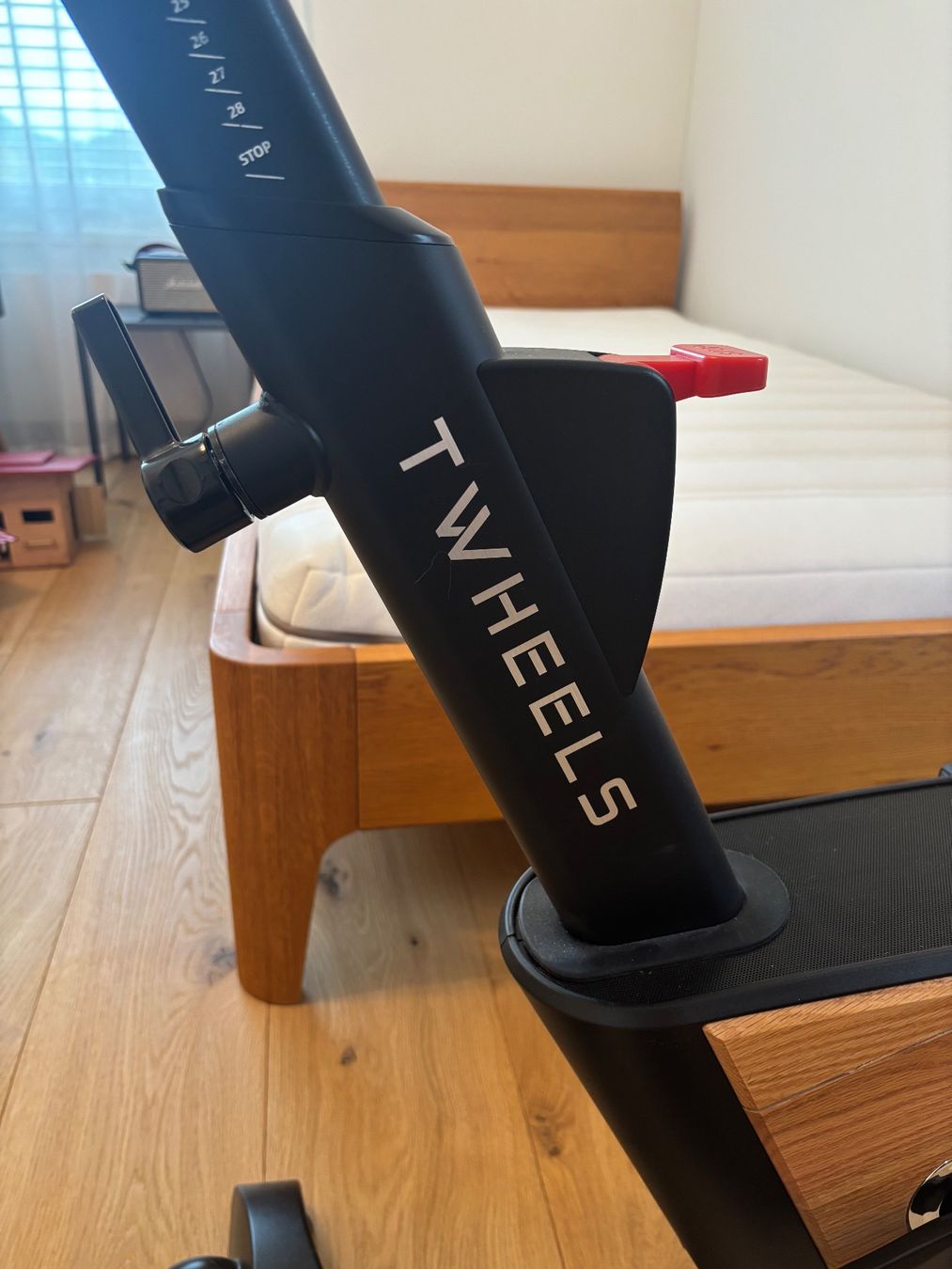 Hometrainer: Hometrainer TWHEELS Eichenholz – Gebraucht aus Langnau am Albis von Clockwork_Games 1