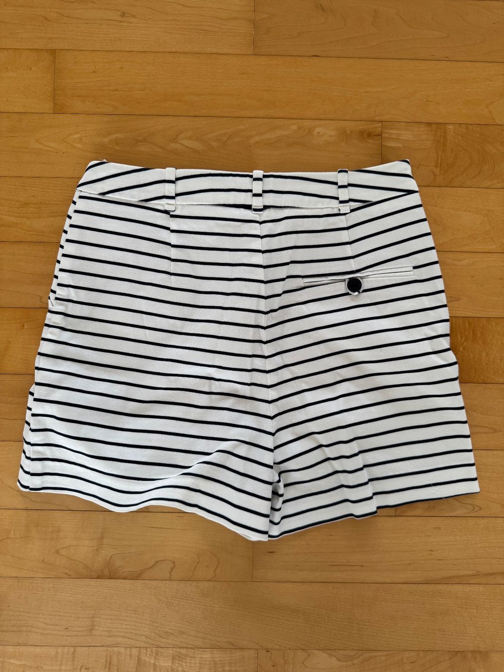 Zara Pantaloni: Sommerliche, gestreifte Shorts, Zara – Usato da Urdorf venduto da roses202 1