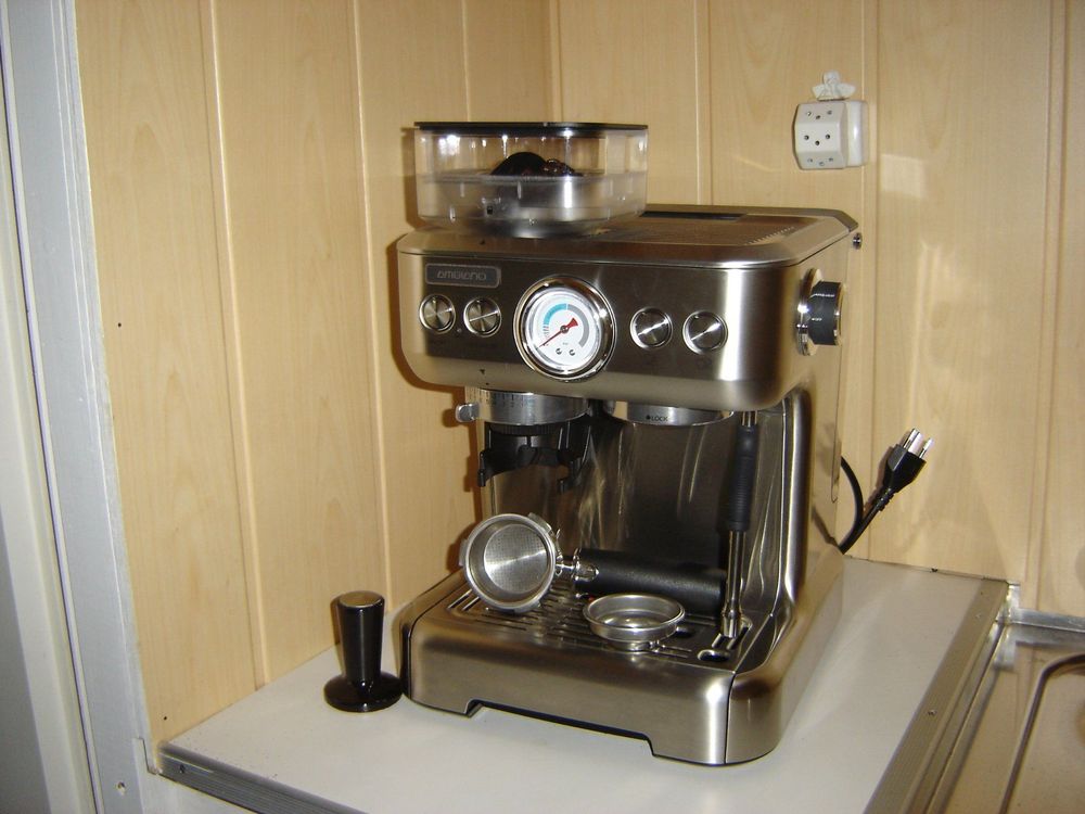 ESPRESSOMASCHINE mit Integriertem Mahlw Kaufen auf Ricardo