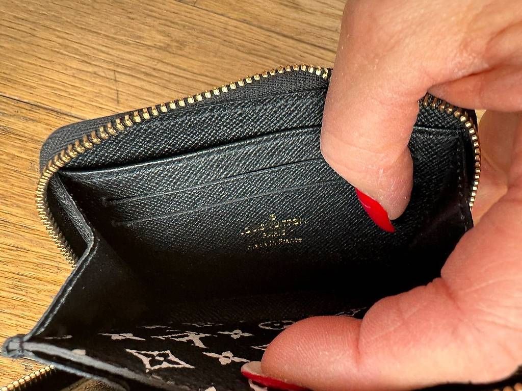 Louis Vuitton Portafogli: Original LOUIS VUITTON Monogram jungle Zippy Wallet – Nuovo (secondo la descrizione) da Fehraltorf venduto da Swisscollector 4