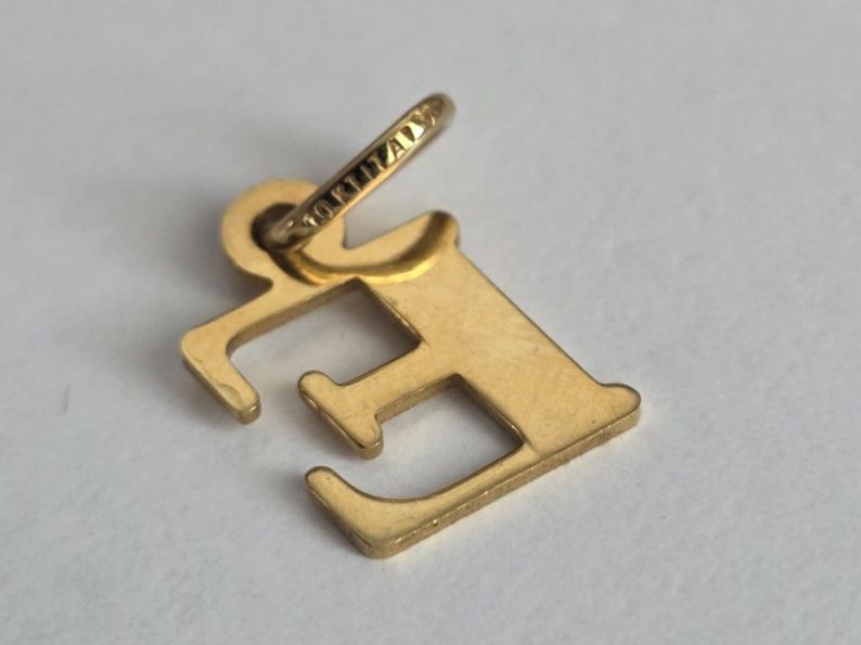 Ciondoli: Buchstabe E Gold 10 KT Italy – Usato da Wittenbach venduto da rose_rosi 1