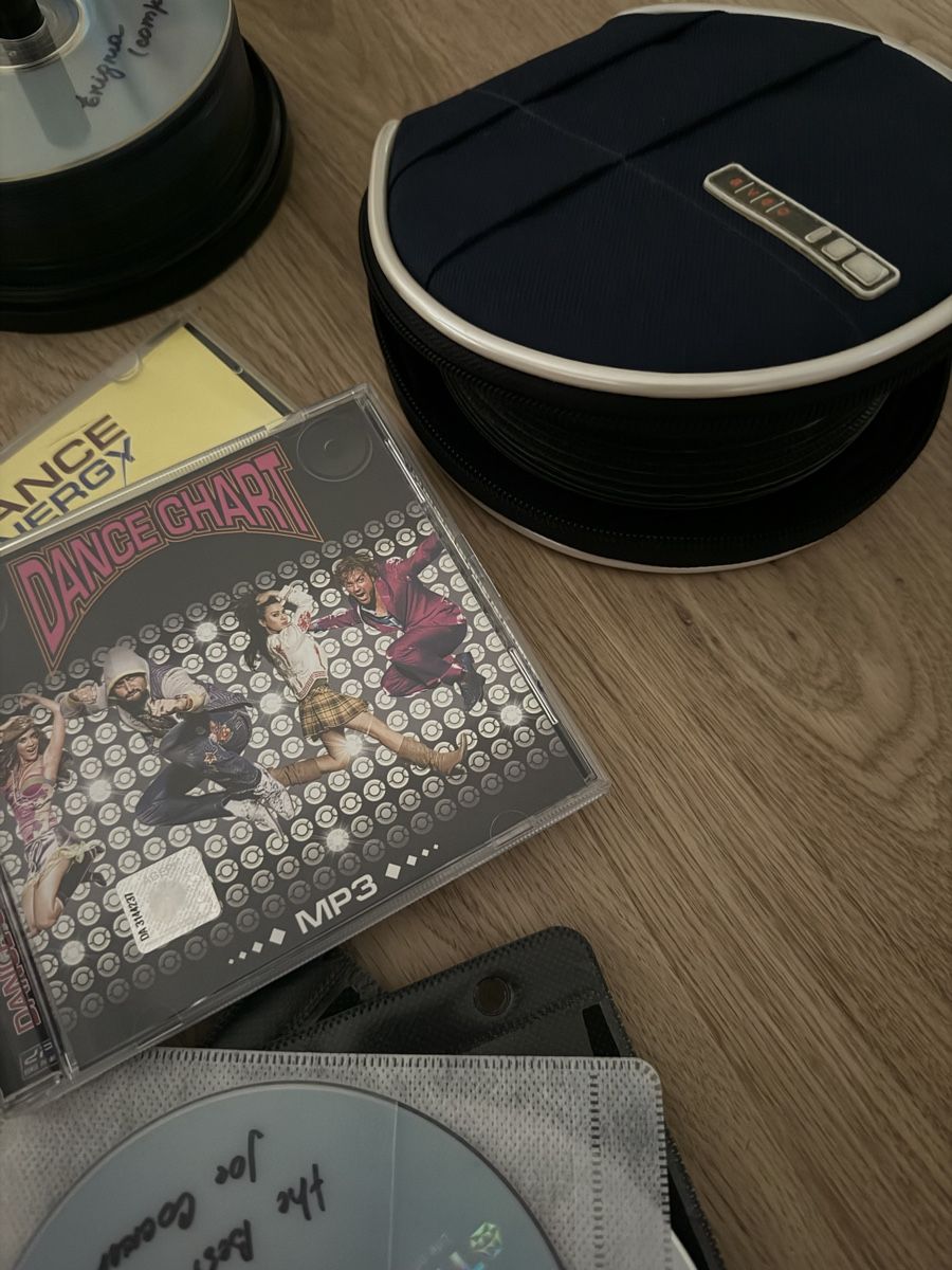 CDs: CD-/DVD-/MP3-Sammlung – Gebraucht aus Zürich von Wikky 1