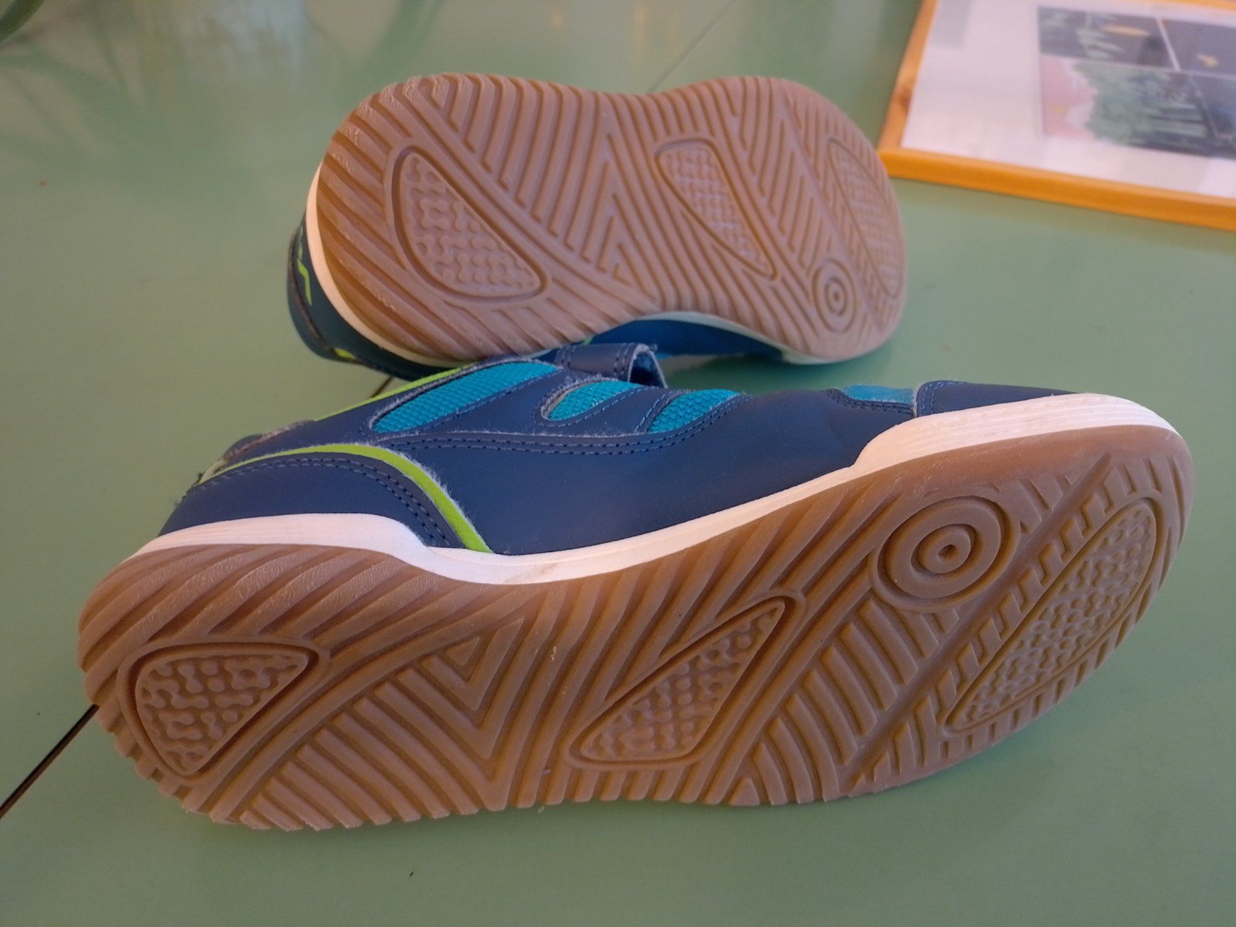 Chaussures hommes: Chaussures sport 34 – D'occasion à Fribourg par mar_z757 2