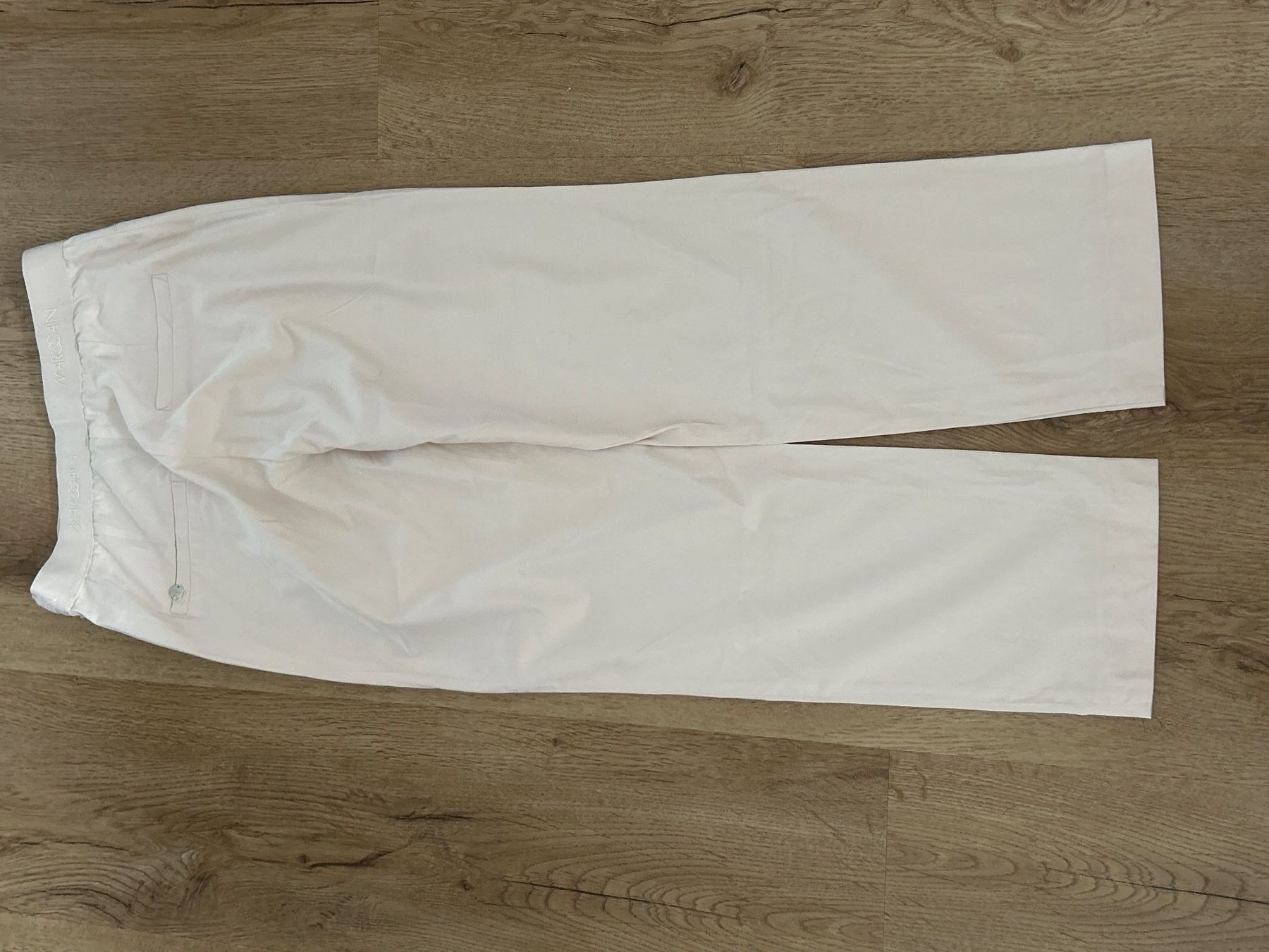 Marc Cain Pantalons: Sommerhose hellbeige von Marc Cain Gr. W28 – D'occasion à Brunnen par Nala2929 2