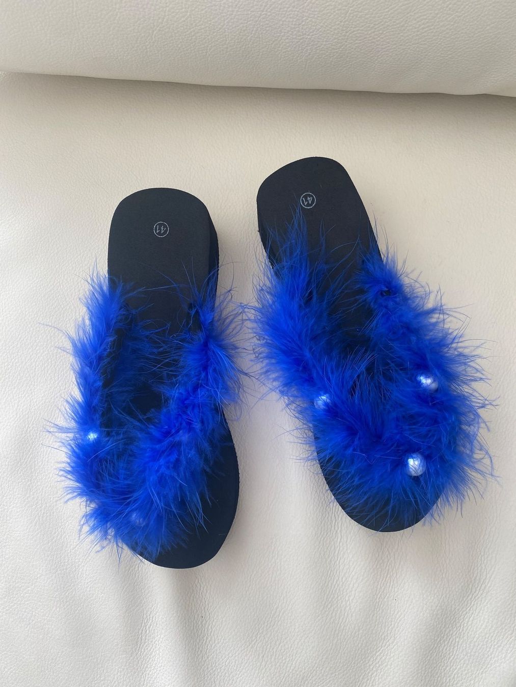 Scarpe da donna: SUMMERTIME - edle/stylische Perlen Flip-Flops, nero/blau, 41 – Nuovo e nell'imballaggio originale da Winkel venduto da ferrari2022 2