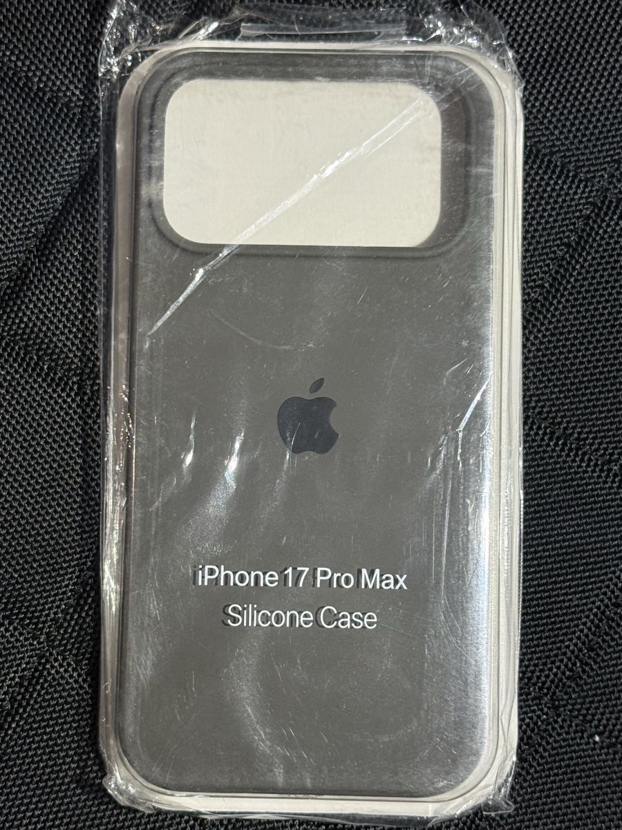 Cover & Protezioni schermo: Coque Silicone iPhone 17 Pro Max Neuve – Nuovo e nell'imballaggio originale da Lausanne venduto da Licio7