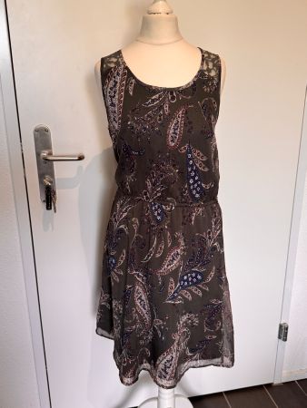 Sehr schönes Sommerkleid Only Gr. 34 in Farbe Kaki