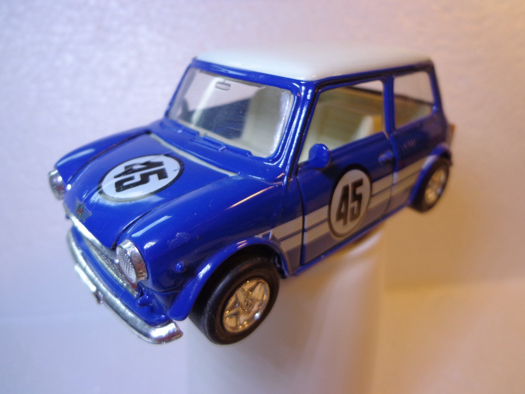 Modellini d'auto: Mini Modelle, Modellautos 10 Stück – Usato da Hinterkappelen venduto da Roku5 3
