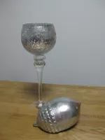 Schönes hohes Teelicht Glas mit einer grossen Eichel