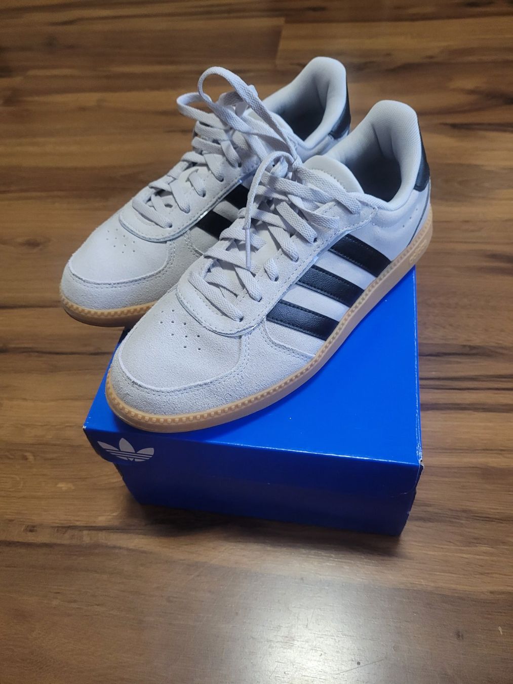 Adidas Chaussures femmes: Adidas Sneaker Gr.8 – D'occasion à Sevelen par ste_ph9z 3