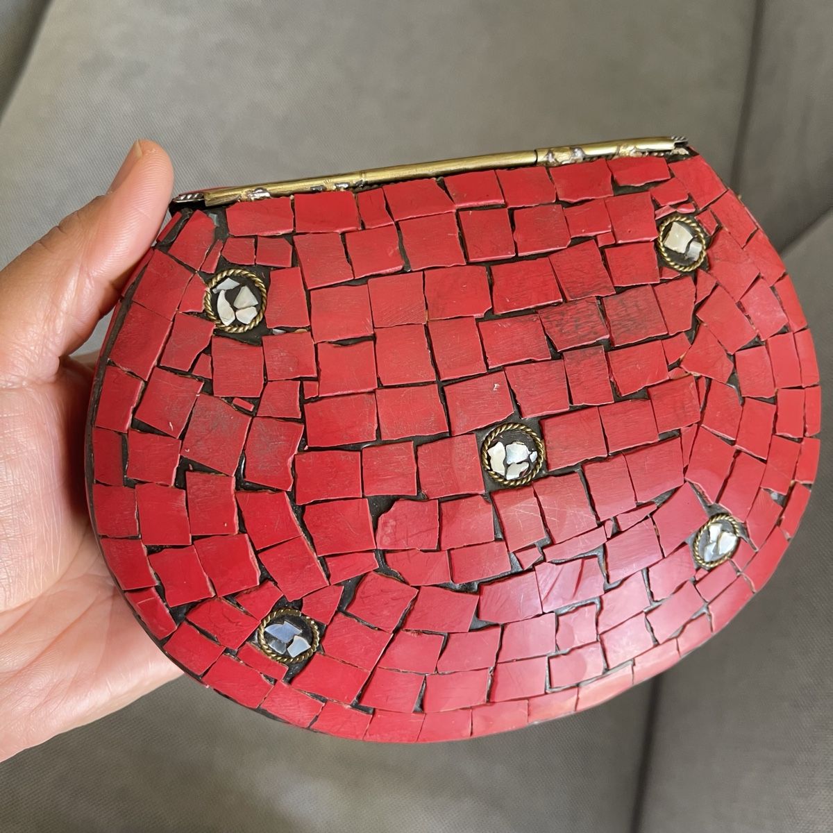 Borse: Rote Mosaik-Tasche mit Kette – Einzigartig – Nuovo (secondo la descrizione) da Bern venduto da dek_7bjd 5