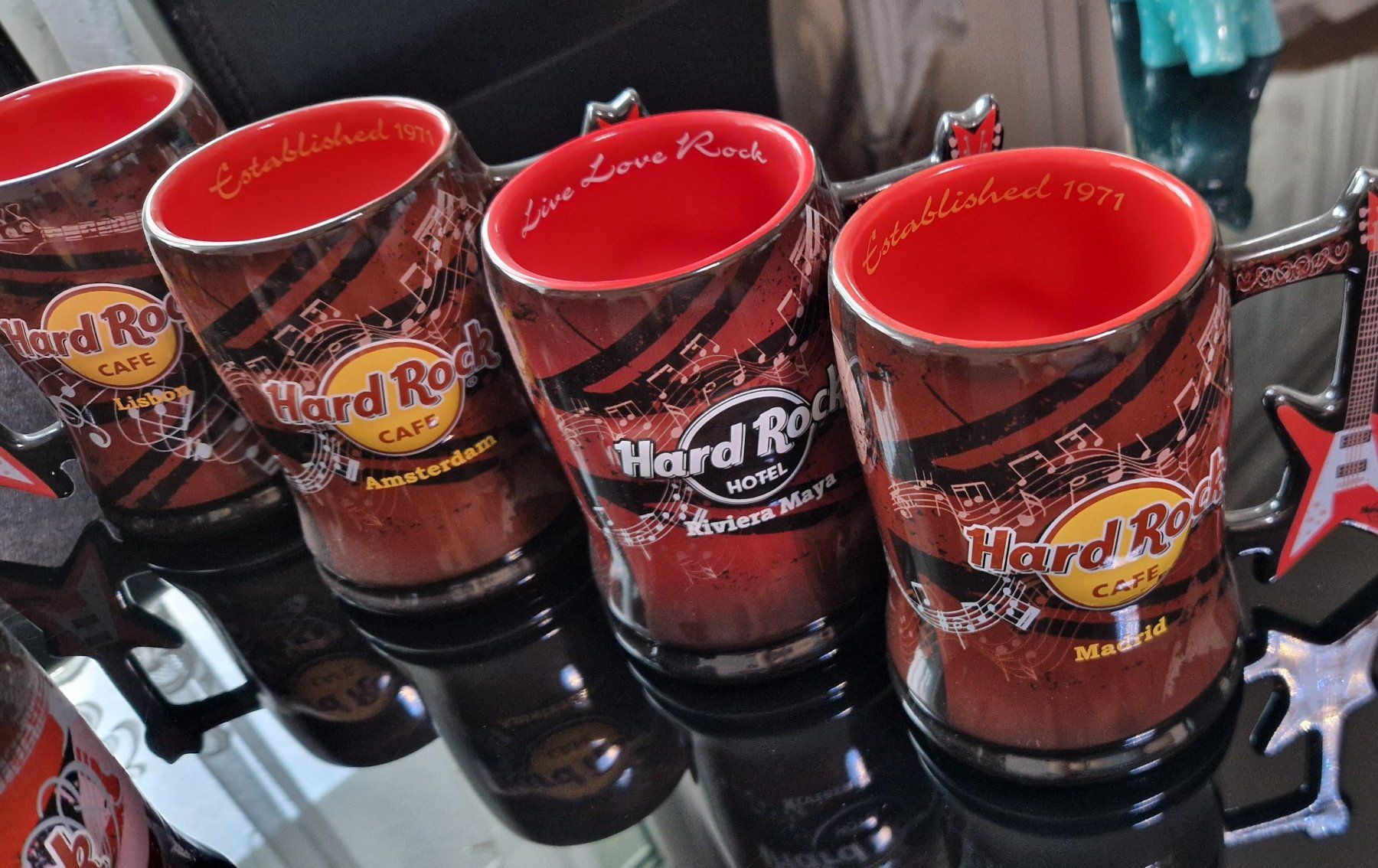 Gläser: Grosse Hard Rock Cafe Beerkrug Collection 10x – Gebraucht aus Zürich von sirstians000 1