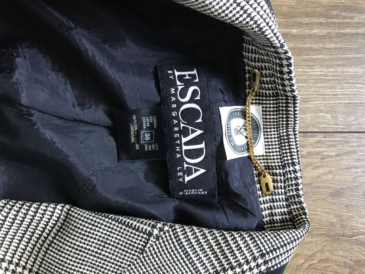 Escada Completi & Tailleur: Escada blazer en lin taille 38 – Usato da Grimisuat venduto da eliseba88 6
