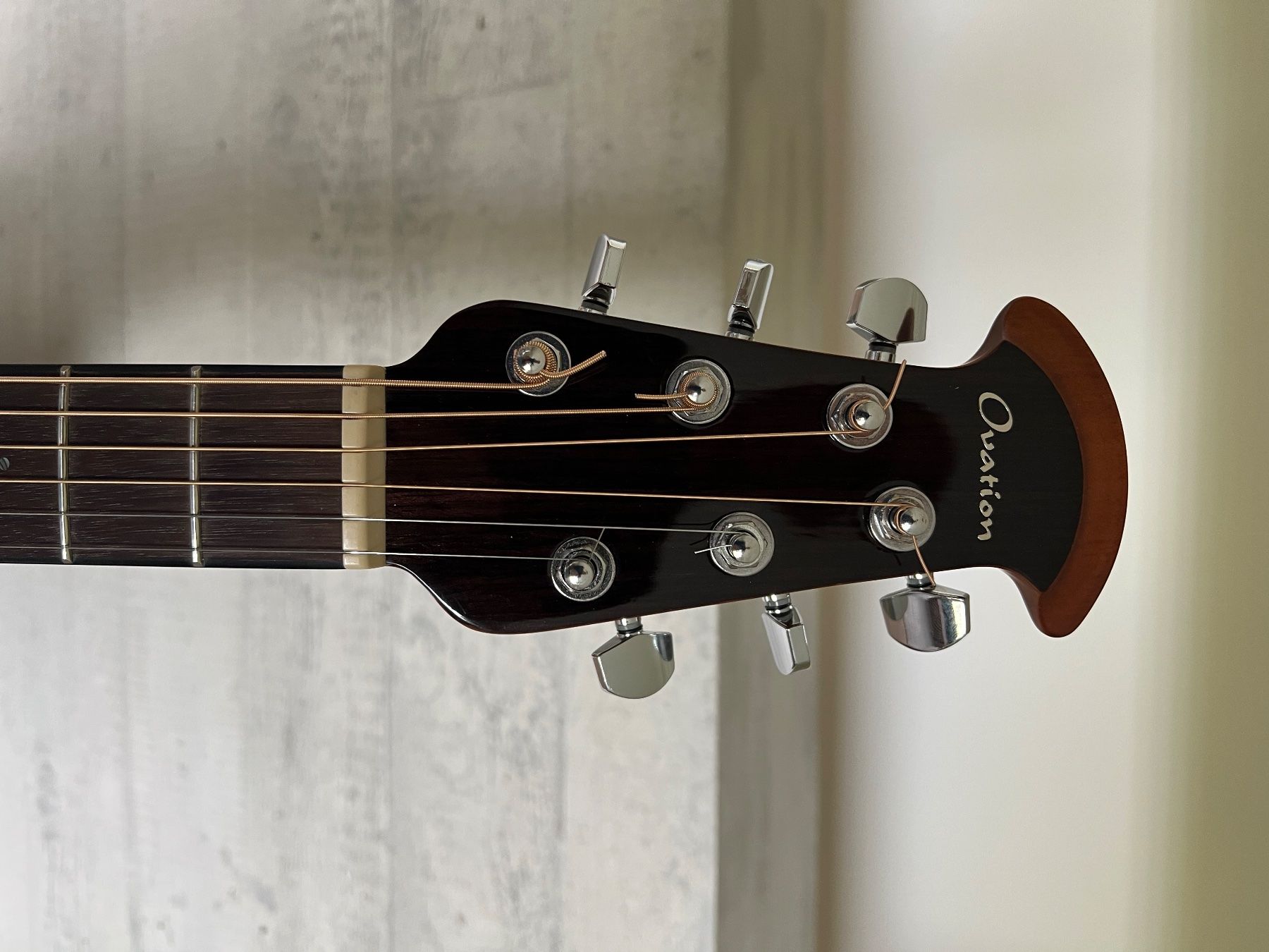 Ovation Strumenti musicali: Chitarra Ovation CE44P (Celebrity Elite Plus) – Usato da Morbio Inferiore venduto da aat_gzq2 4