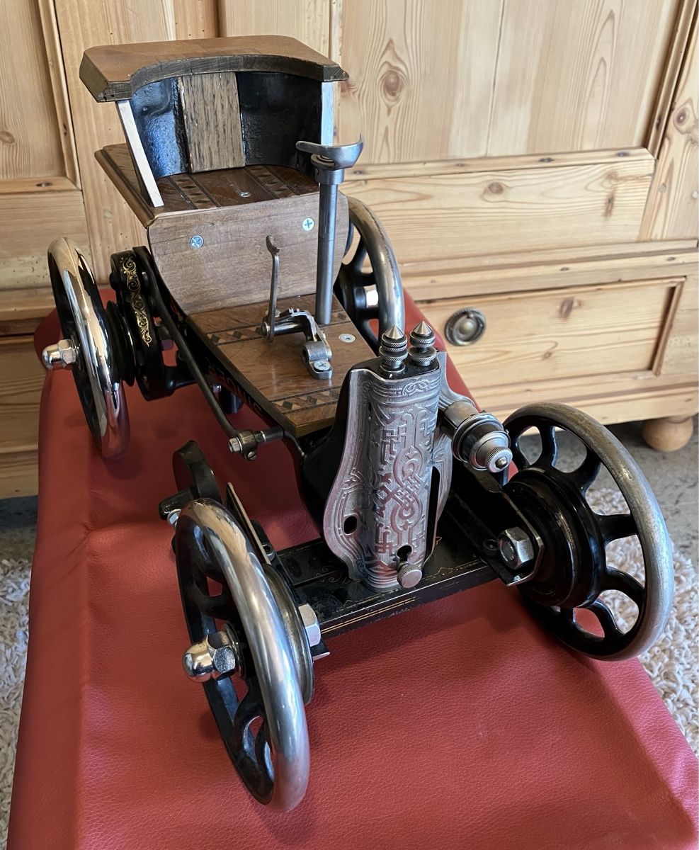Tutte le decorazioni: Steampunk / Singer / Nähmaschine – Usato da Bubendorf venduto da gloko