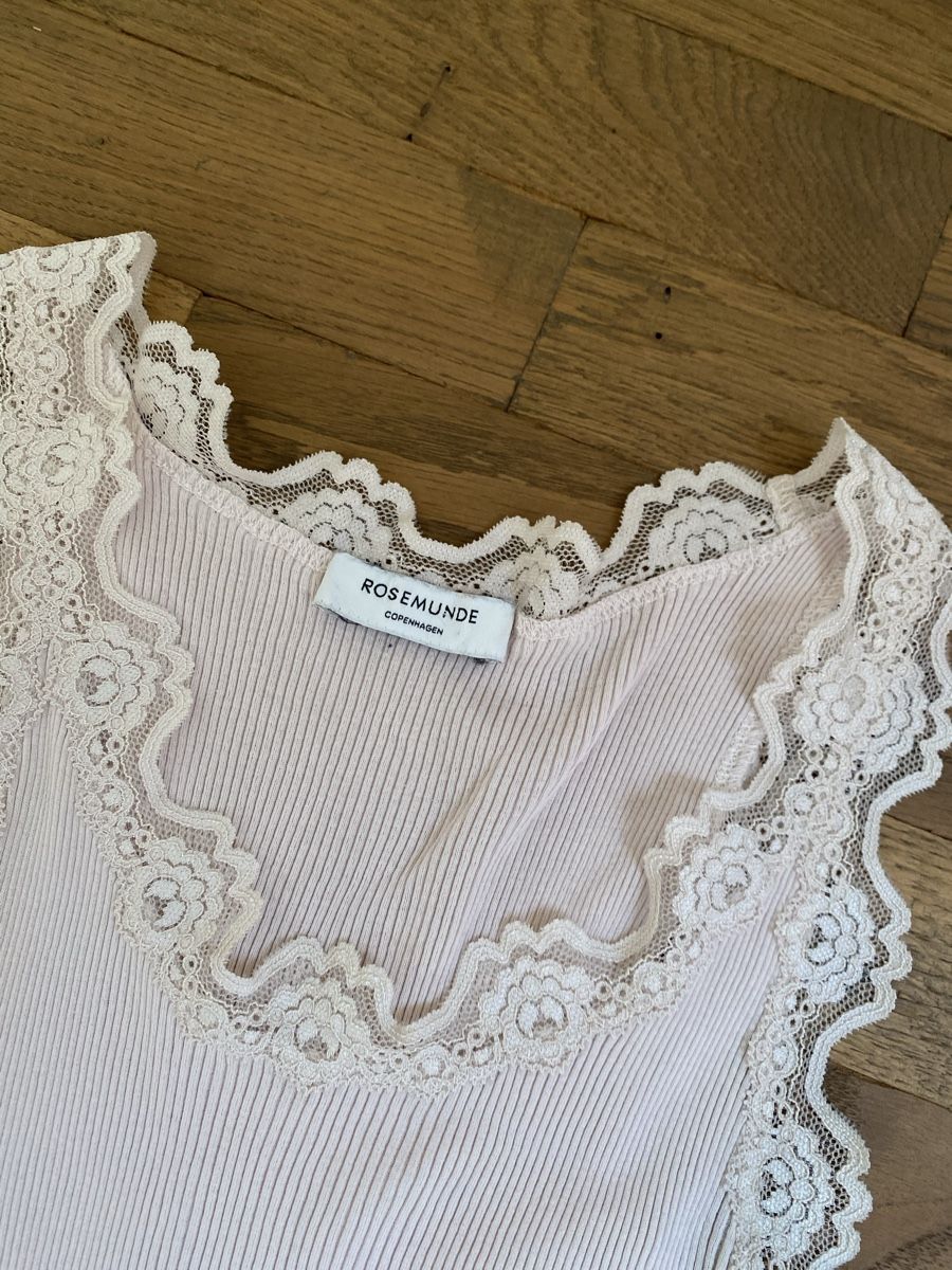 Rosemunde Top: Rosenthal Top Gr. M Rosa Spitzen-Details  – Nuovo (secondo la descrizione) da Steffisburg venduto da viv_5tqt 1
