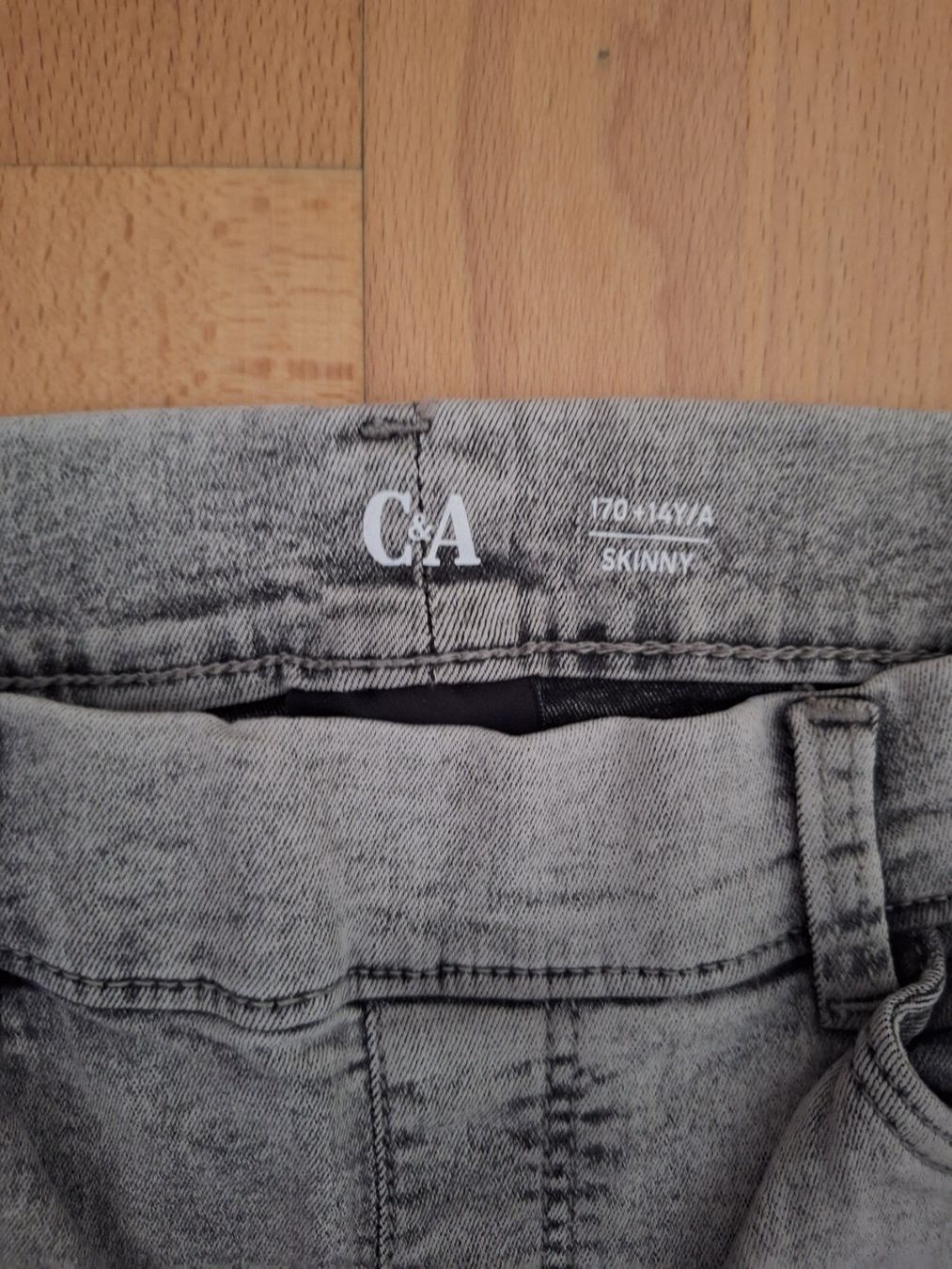 C&A Pantaloni: Mädchen Jeggings Neu! – Nuovo e nell'imballaggio originale da Richterswil venduto da zsubaba86 1