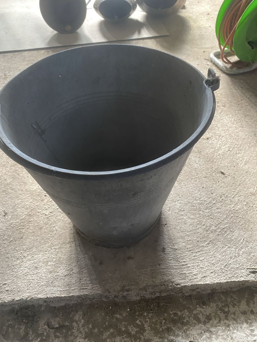 Autres articles pour la maison: Blecheimer 34 Liter mit Henkel gebraucht – D'occasion à Menzingen par Edelmuni7