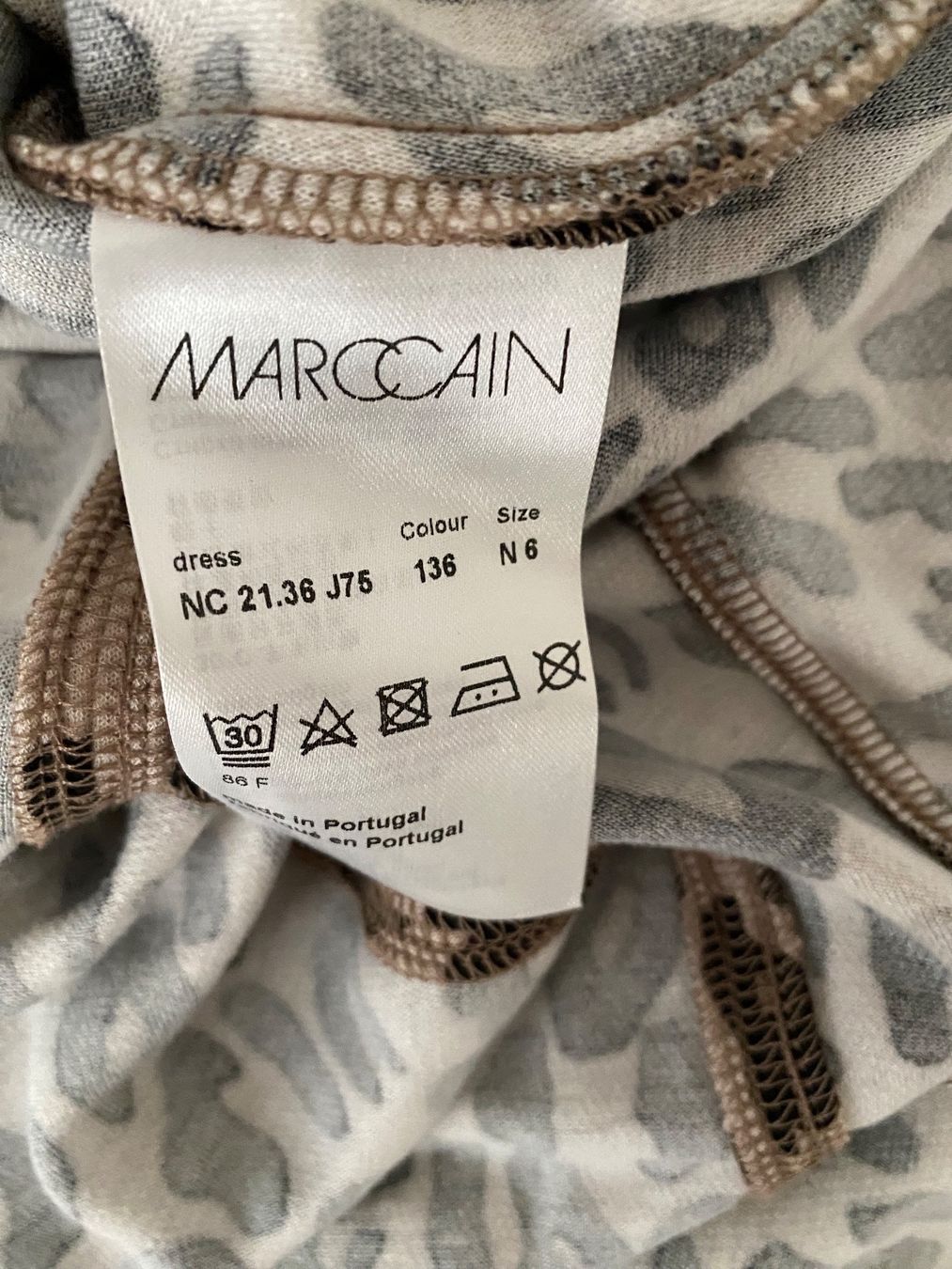 Marc Cain Kleider: Marc Cain Kleid mit Leomuster Gr. N6  LP 480.- – Neu (gemäss Beschreibung) aus Buchs-ZH von Frauenkleidermarkt 7