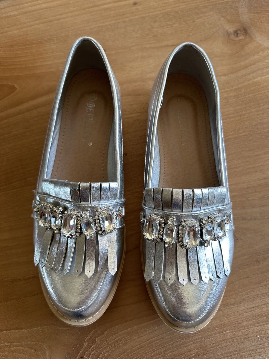 Scarpe da donna: Coole Slippers in Silber – Usato da Niederteufen venduto da nana65