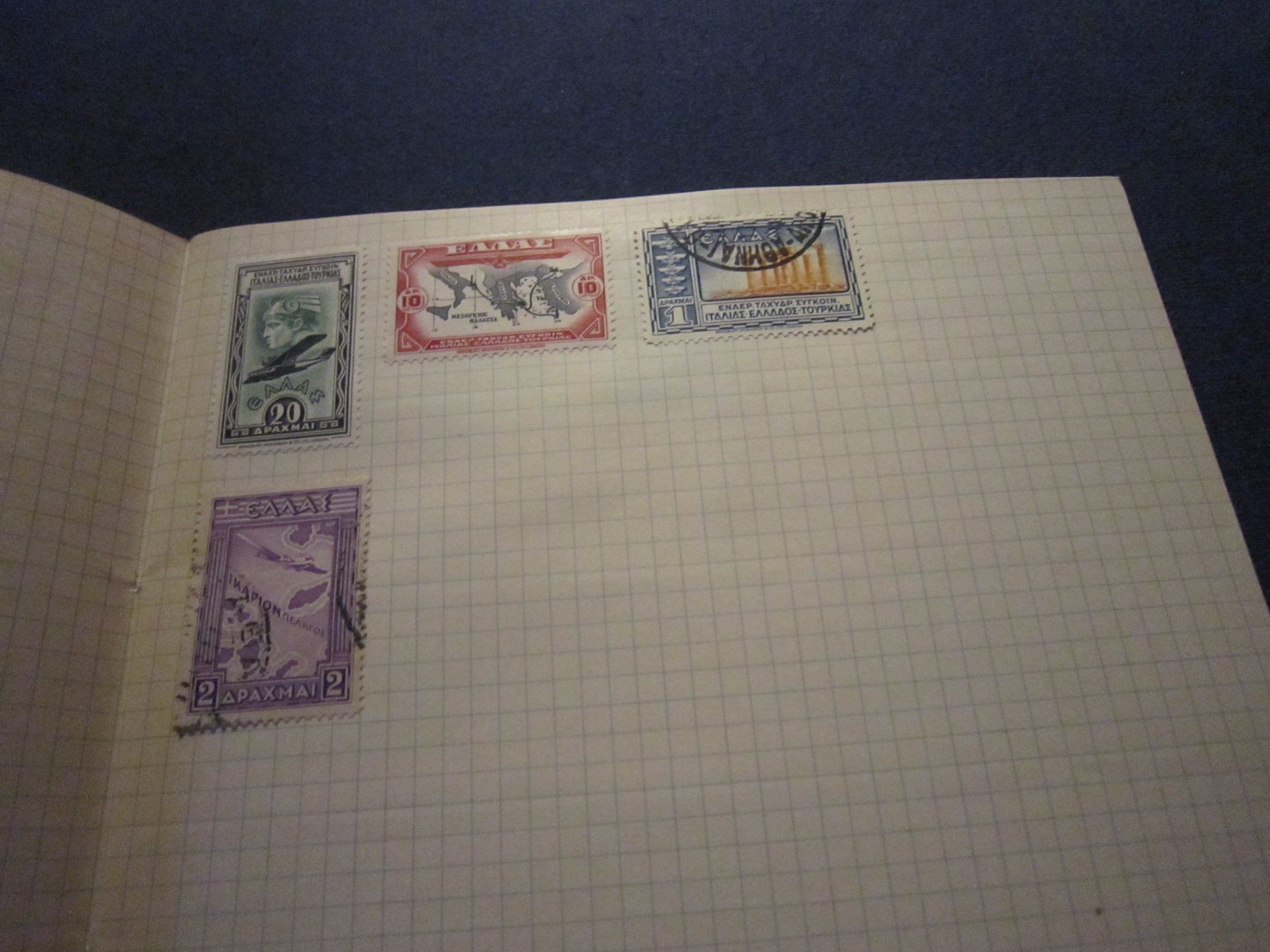 Tous les timbres: Büchlein mit Marken WELT – D'occasion à Giubiasco par sal_9j6w 3