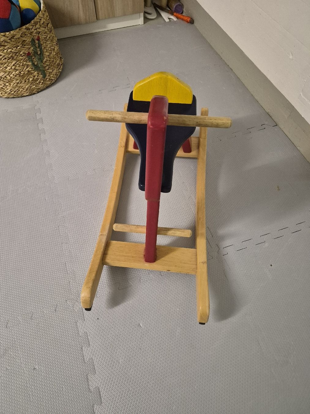 Jouets: Schaukelpferd Holz – D'occasion à Stallikon par pab_g9j6 1