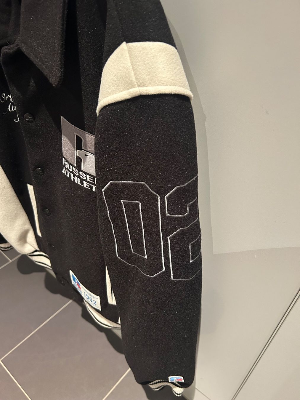 Giacche: Collage Jacke – Nuovo (secondo la descrizione) da Schlieren venduto da Leavio 1
