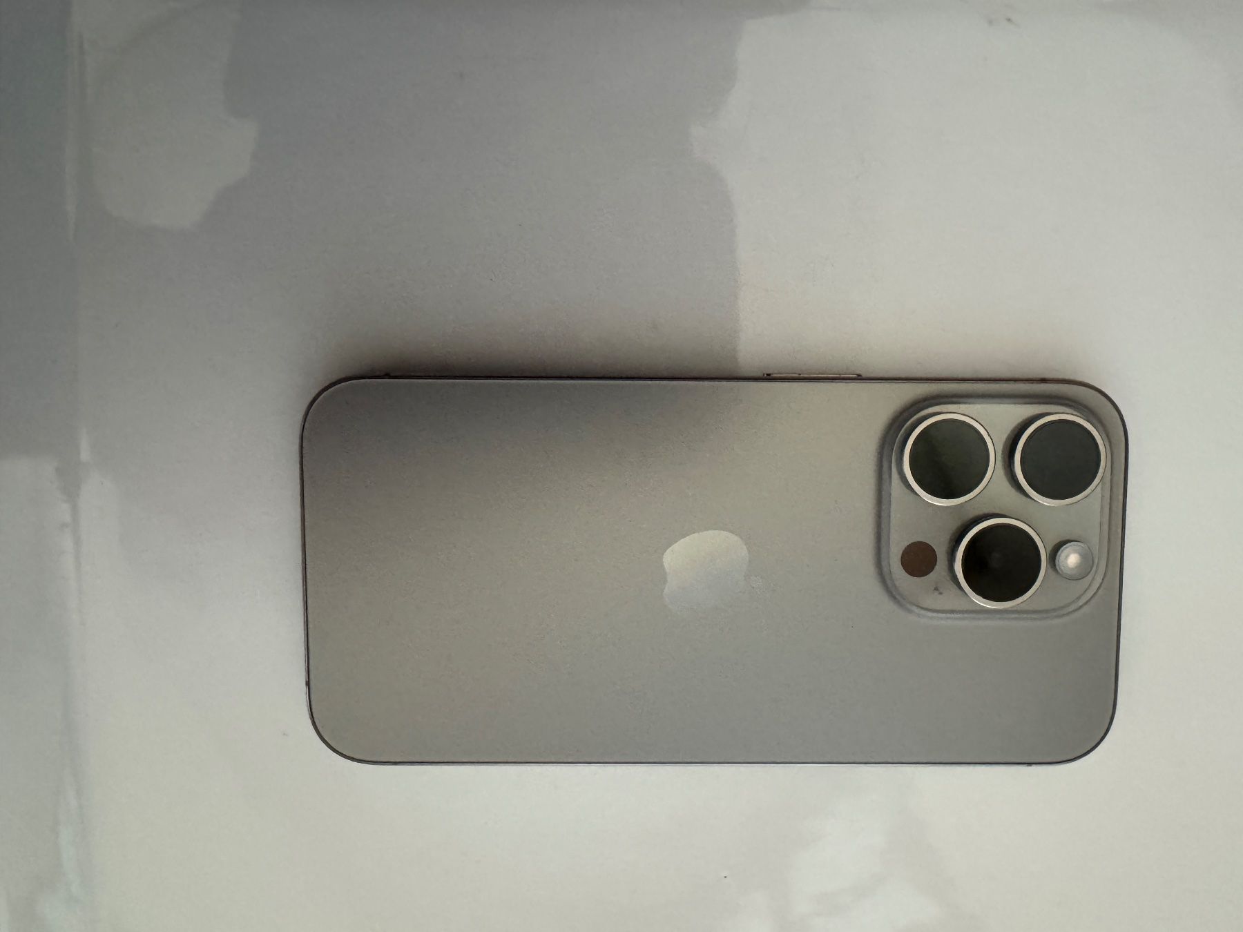 Apple Telefoni cellulari / Smartphones: iPhone 15 pro Titanium 128 GB – Usato da Gudo venduto da Camperio 2