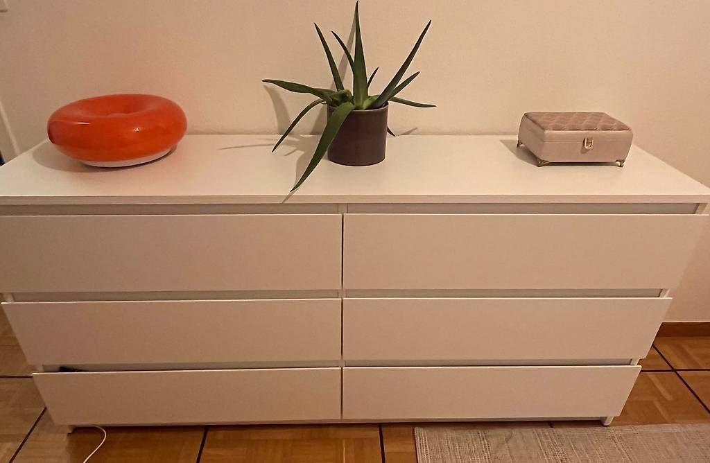 Jysk Cassettiere: Commode de chambre en très bon état / Bedroom dresser – Usato da Genève venduto da Luisa_Oliv