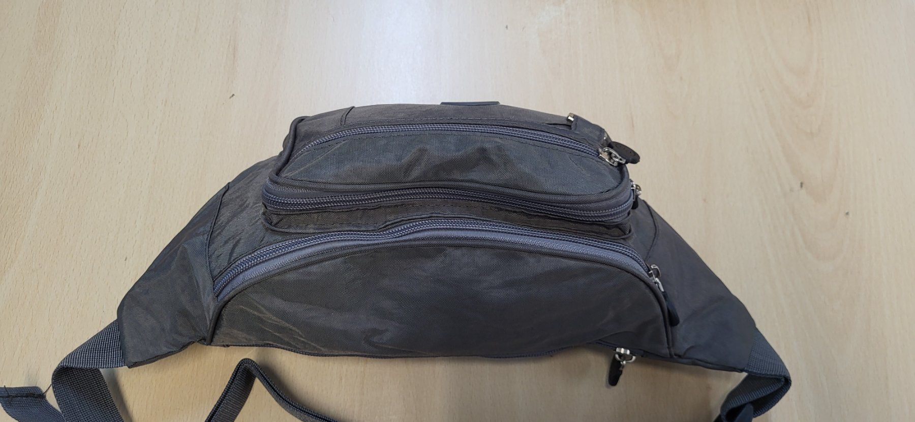 Taschen: Graue Bauchtasche mit 4 Fächern Neu – Neu und originalverpackt aus Figino von mayam63 2