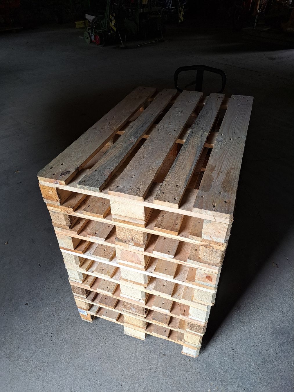 Pallets: 8 stk Europaletten  – Usato da Morens FR venduto da Kiscica 7