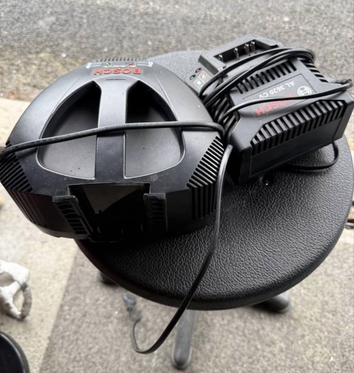 Bosch Akkus & Batterien: Bosch ladegerät 2 stück – Gebraucht aus Oberentfelden von lam_vj88 1