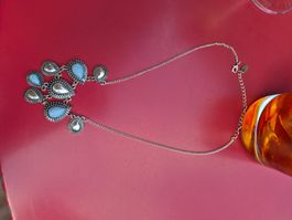 Collier Silberfarben mit blauen Steinen