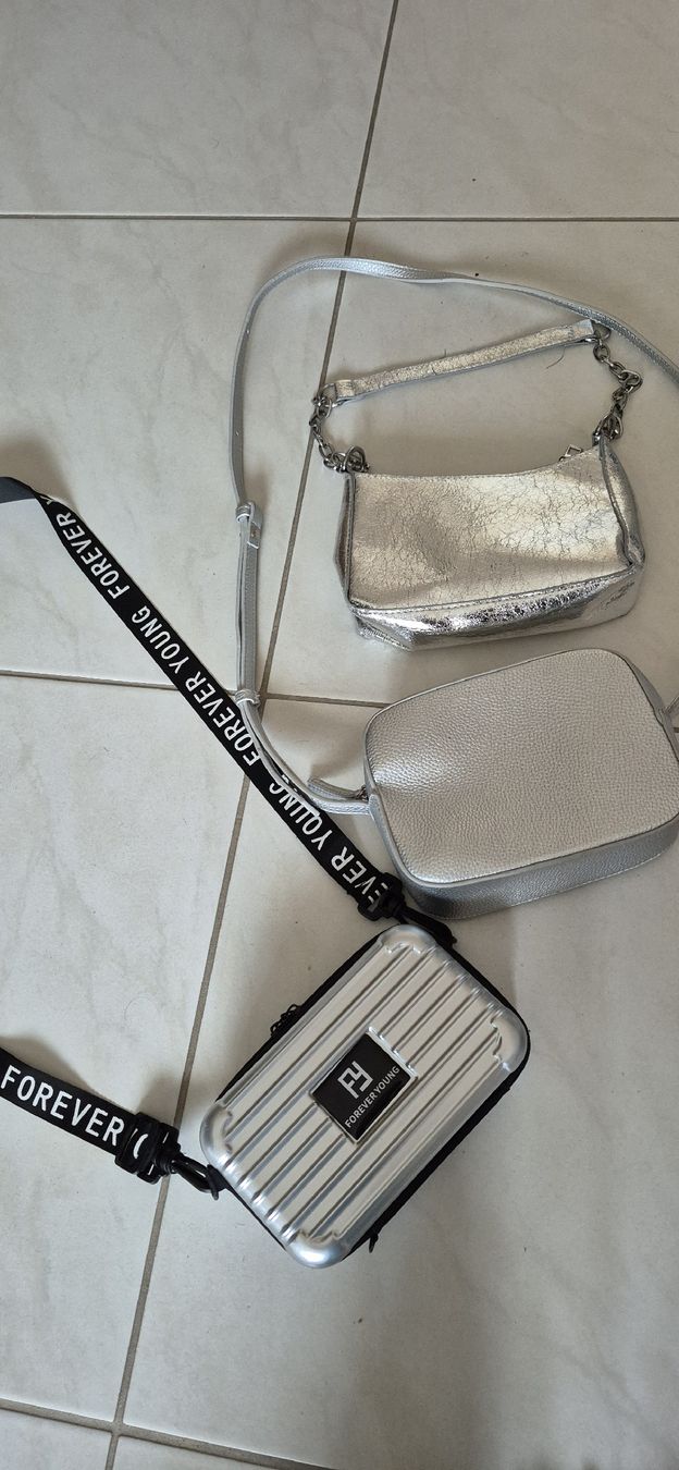 Borse da donna: 5 Nagelneue kleine silber Handtaschen – Nuovo (secondo la descrizione) da Aesch BL venduto da Moni1211 1