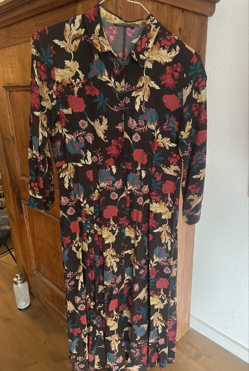 Nile Vestiti: Nile Kleid super cool  – Usato da Horgen venduto da Baroseda 1